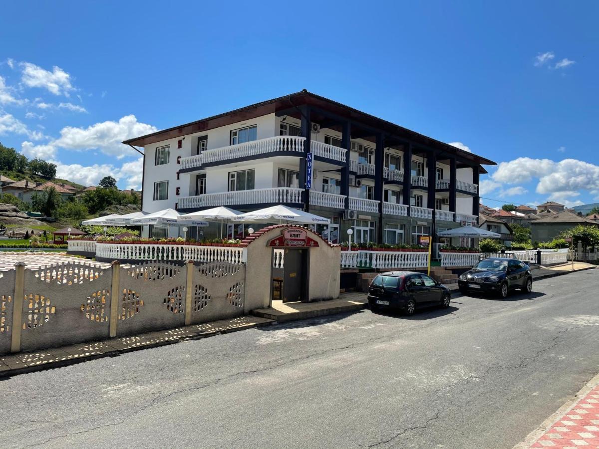 קירקובו Hotel Elit מראה חיצוני תמונה