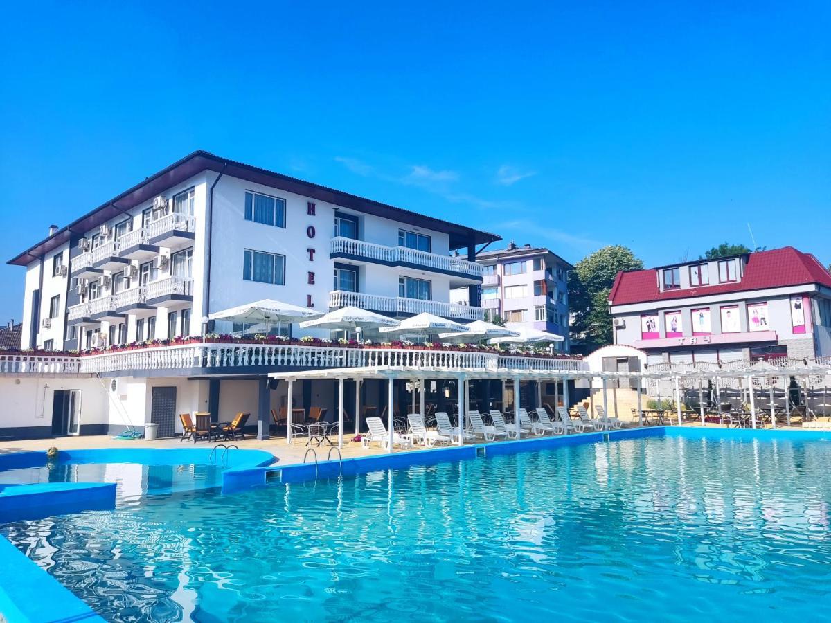 קירקובו Hotel Elit מראה חיצוני תמונה