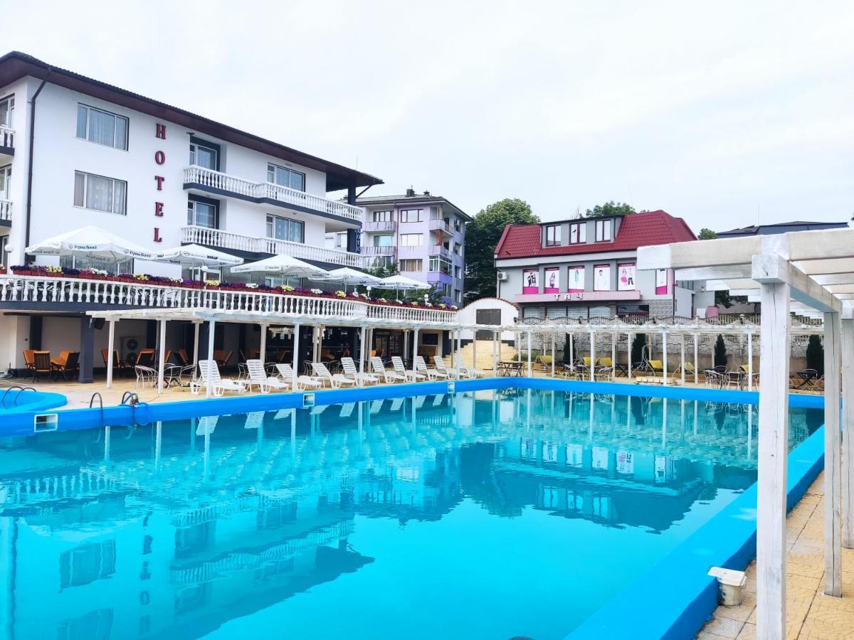קירקובו Hotel Elit מראה חיצוני תמונה