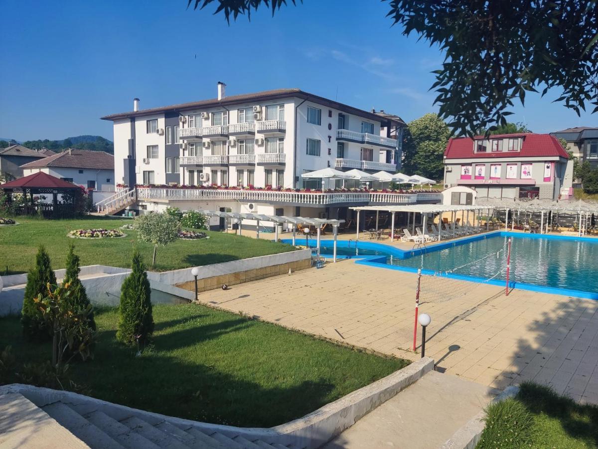 קירקובו Hotel Elit מראה חיצוני תמונה
