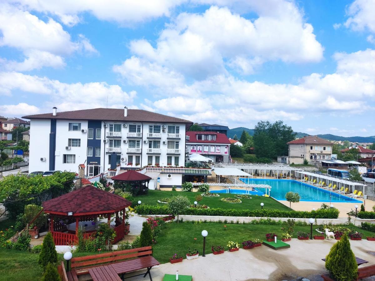 קירקובו Hotel Elit מראה חיצוני תמונה