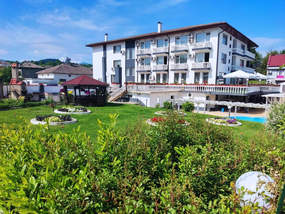 קירקובו Hotel Elit מראה חיצוני תמונה
