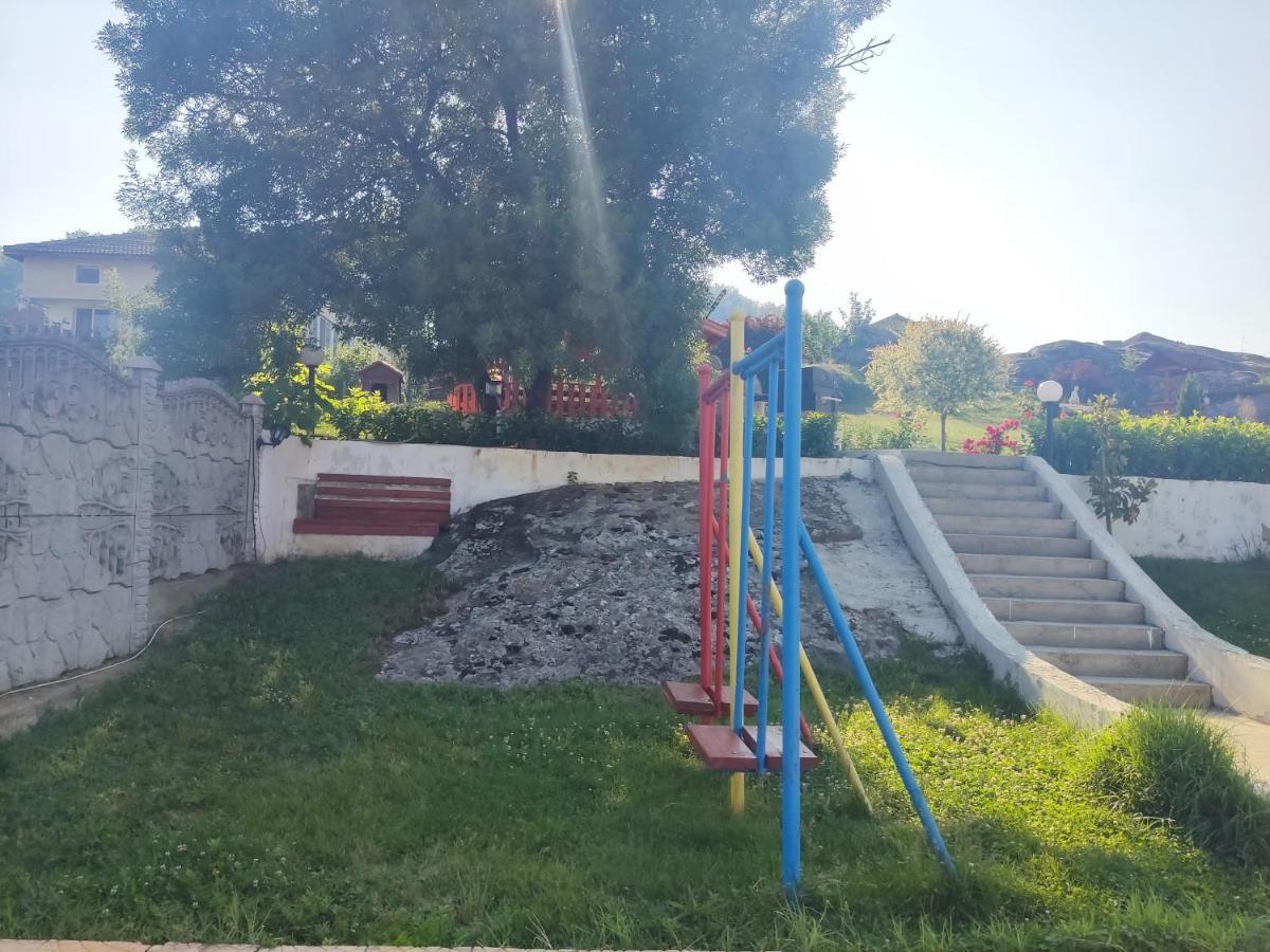 קירקובו Hotel Elit מראה חיצוני תמונה