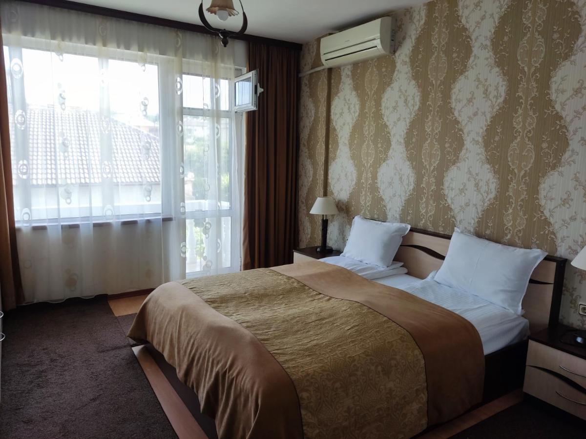 קירקובו Hotel Elit מראה חיצוני תמונה