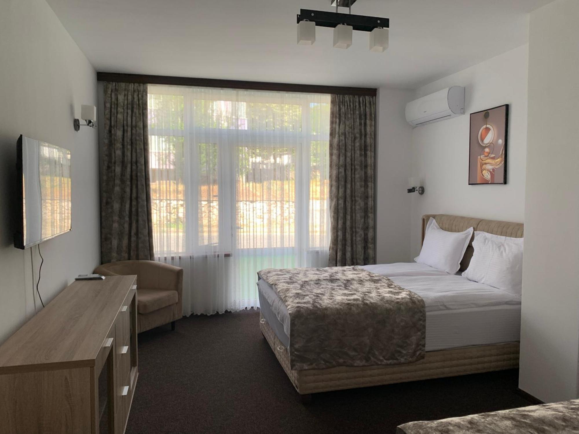 קירקובו Hotel Elit מראה חיצוני תמונה