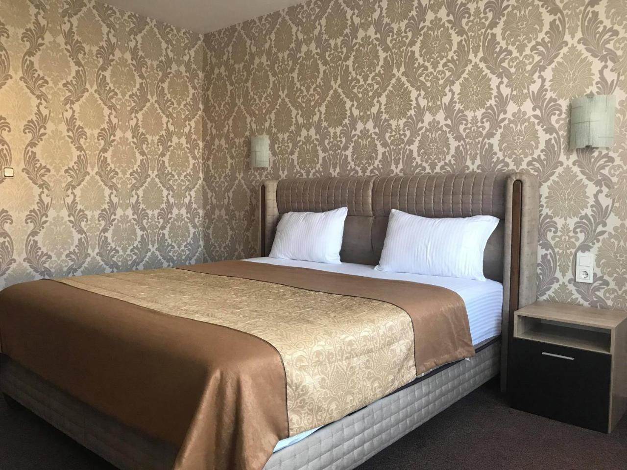 קירקובו Hotel Elit מראה חיצוני תמונה
