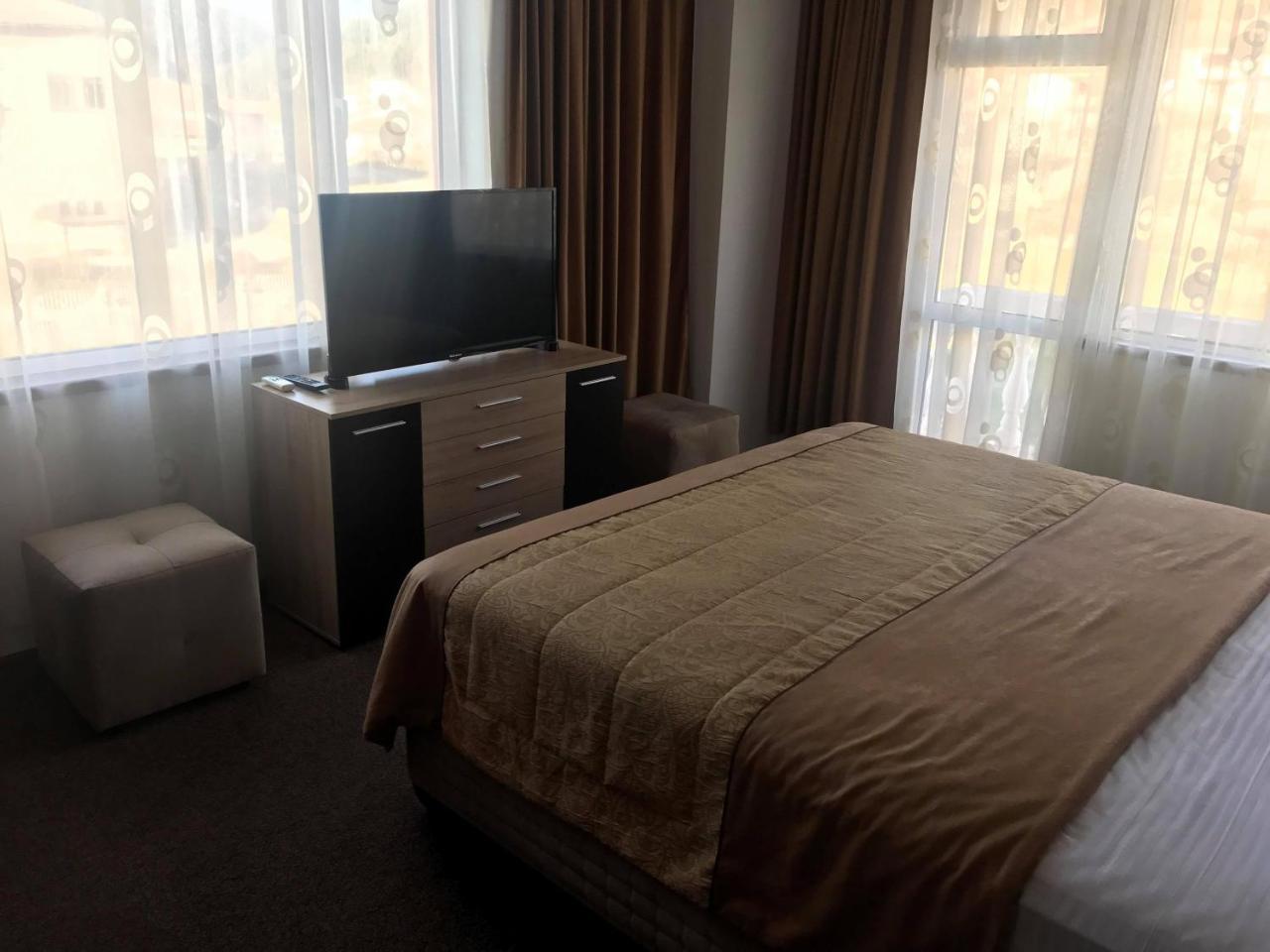 קירקובו Hotel Elit מראה חיצוני תמונה